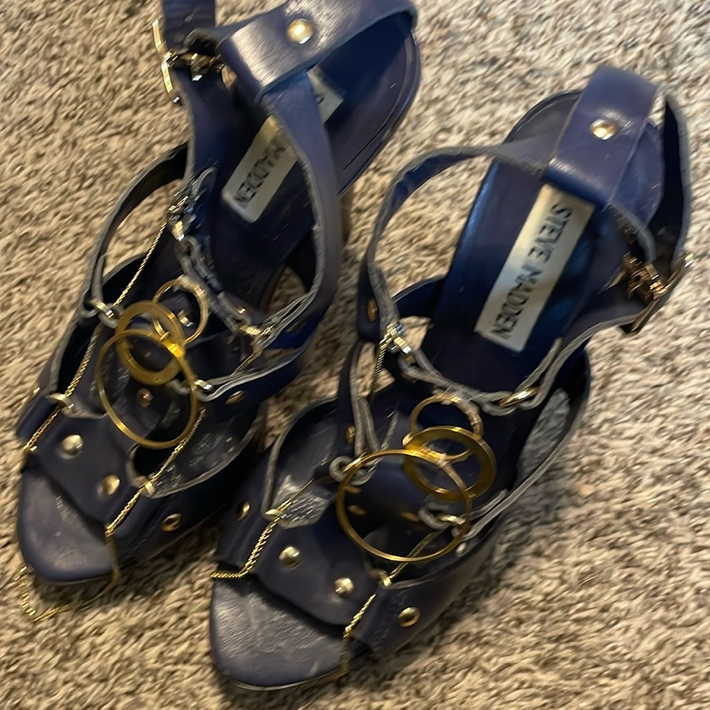 Sexy high heels with some jewelry detail in the front
